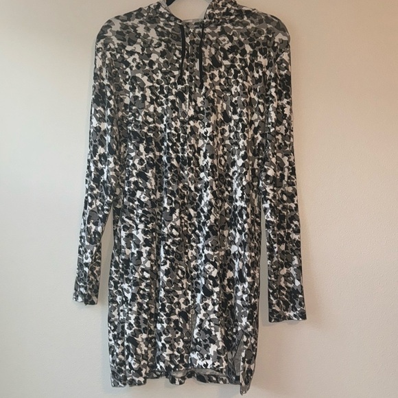 Coolibar Tops - Coolibar Cheetah print Cabana Hoodie UPF 50+